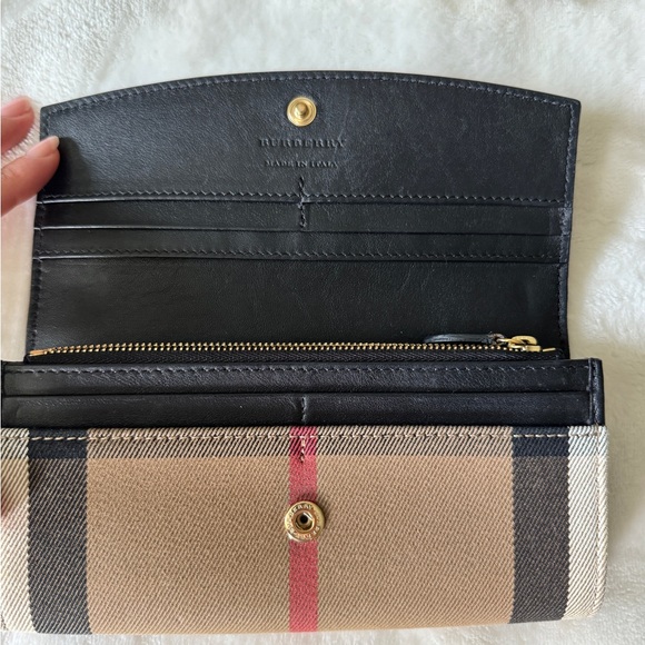 Vintage Burberry Wallet - Picture 8 of 8